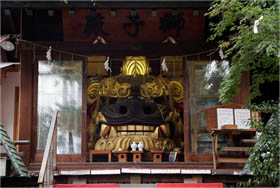 写真: 築地波除稲荷神社の「大獅子」