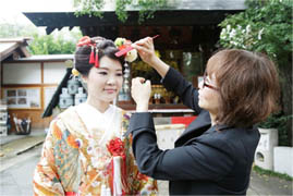 写真: 花嫁の髪結い